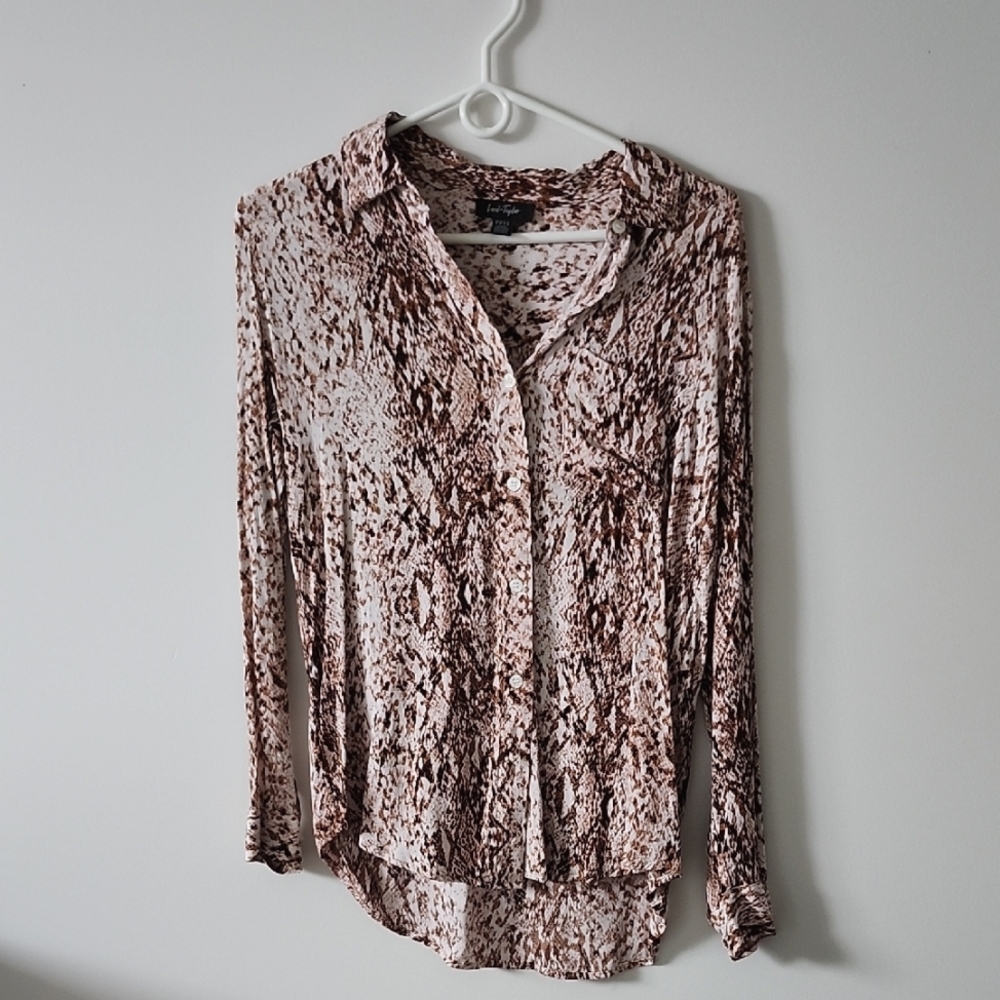 NWOT Lord and Taylor Brown and White Snakeskin Patterned Buttondown Blouse